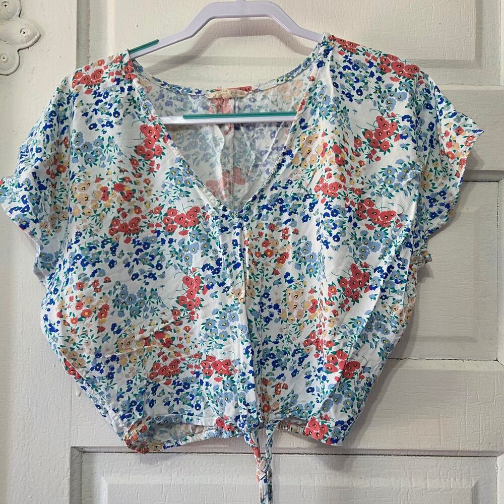 Sim & Sam v-neck summer top, floral, womans size M
